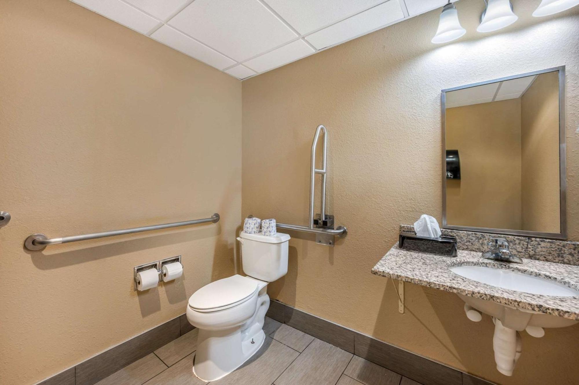 Comfort Inn & Suites East Hartford - Hartford Ngoại thất bức ảnh
